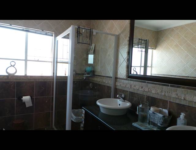 5 BEDROOM FREEHOLD FOR SALE IN DALPARK EXT 1